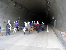 現場見学の様子