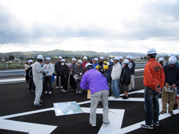 現場見学の様子